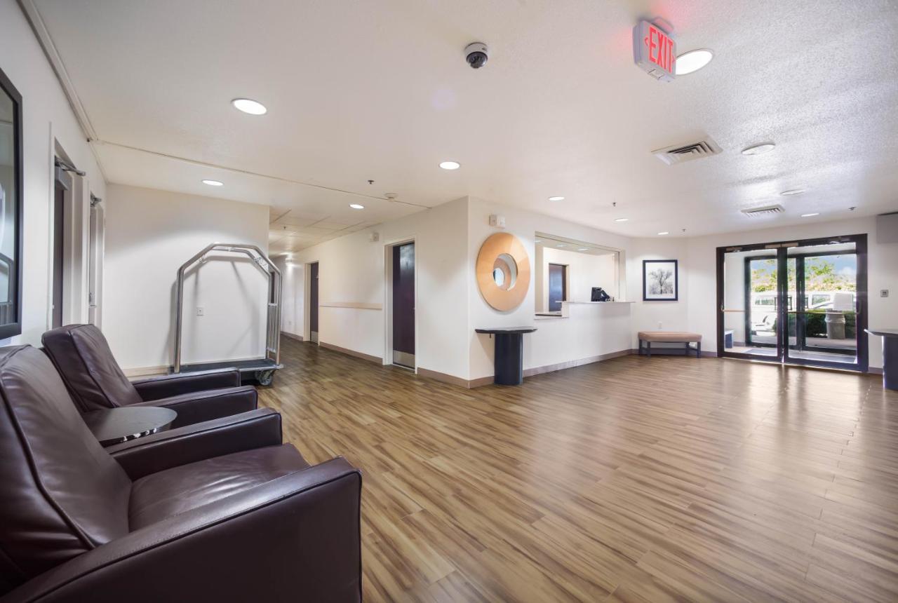 Hometowne Studios By Red Roof St. Louis - Airport/N Lindbergh Hazelwood Exteriör bild