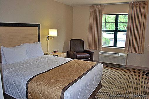 Hometowne Studios By Red Roof St. Louis - Airport/N Lindbergh Hazelwood Exteriör bild