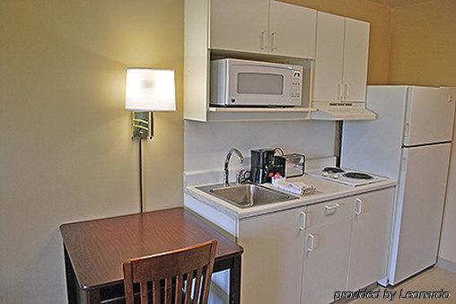 Hometowne Studios By Red Roof St. Louis - Airport/N Lindbergh Hazelwood Exteriör bild